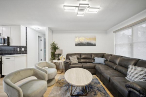 3Bd 2Ba House with Parking Laundry and Large Patio